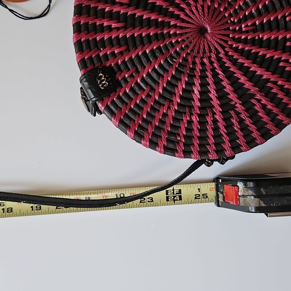 Indonesia NWT Rattan Leather Round Crossbody bag Purple Black Fabric Interior - Picture 6 of 7